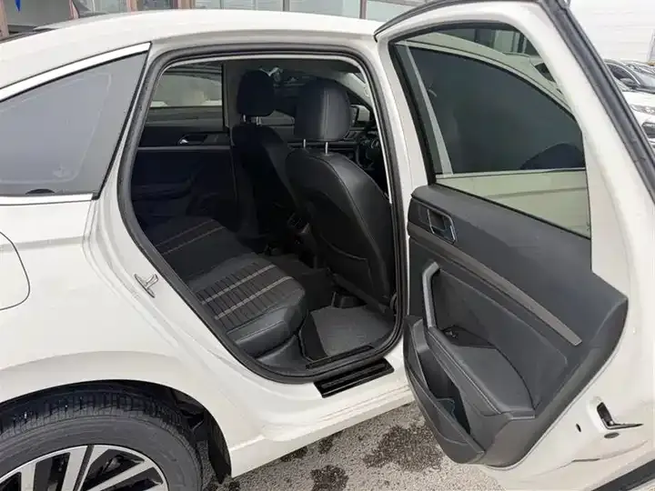 Lavida 2022 280TSI DSG Comfort Edition 9