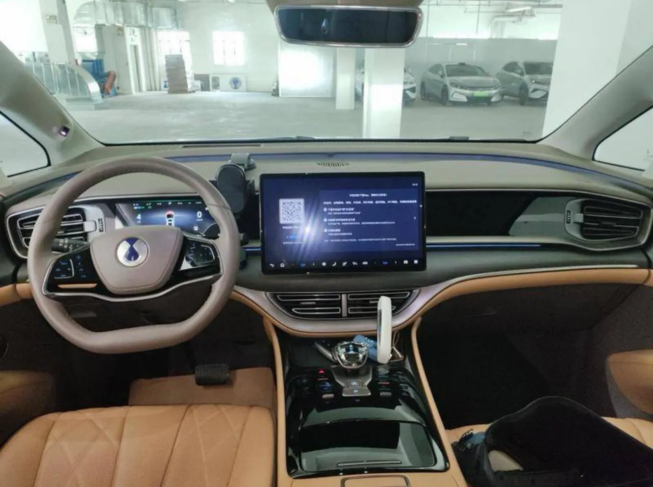 Denza 2022 Denza D9 DM-i 1.5T stepless 970 four-wheel drive flagship automatic gear 2