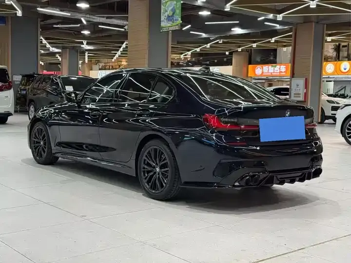 BMW 3 Series 2022 325i M Sports Night Suit 9