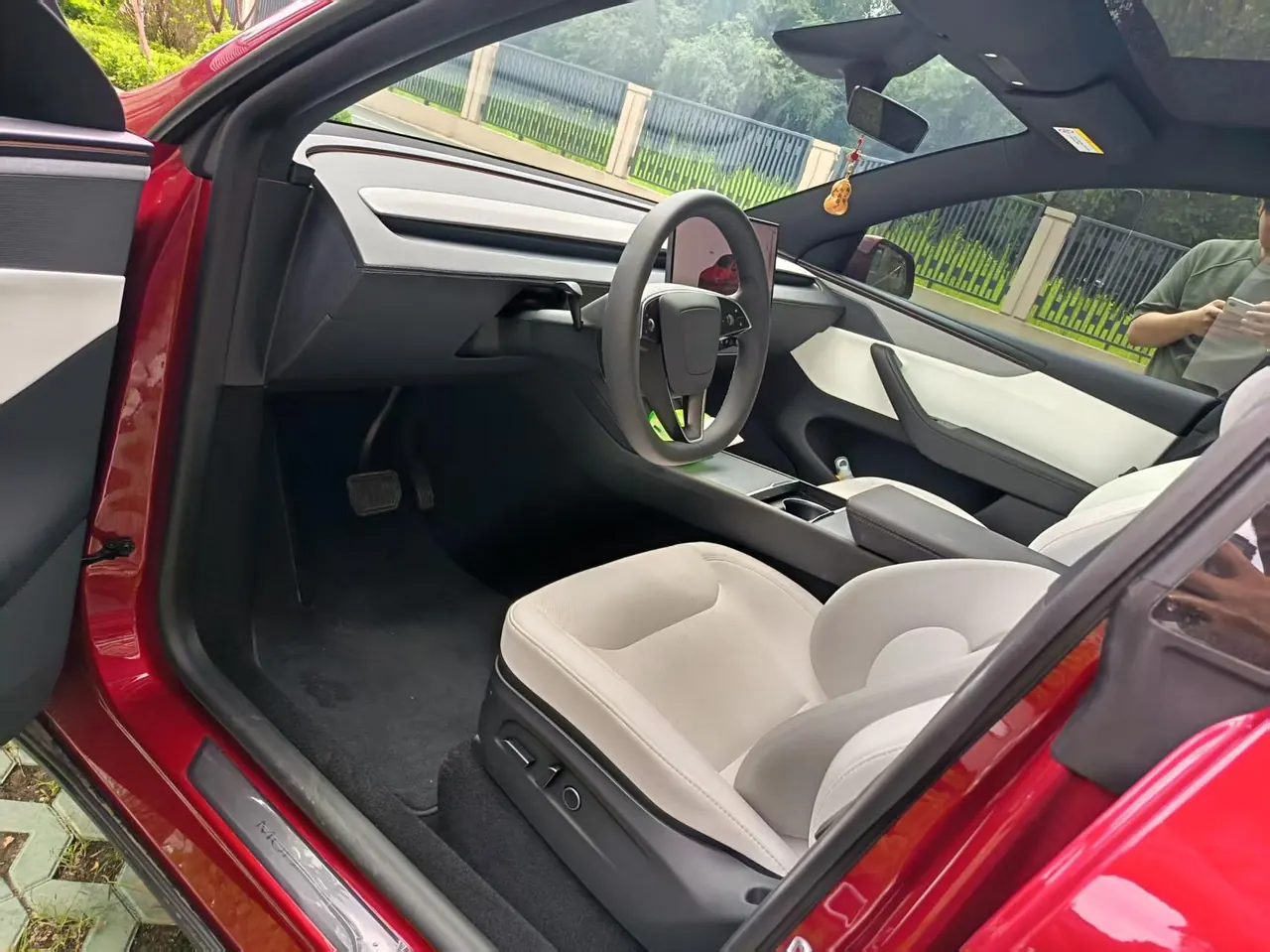 Tesla 2026 Model Y long endurance all-wheel drive version automatic transmission 2
