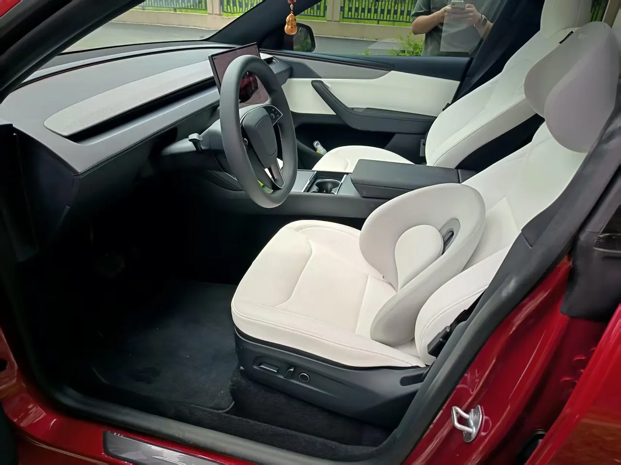 Tesla 2026 Model Y long endurance all-wheel drive version automatic transmission 5