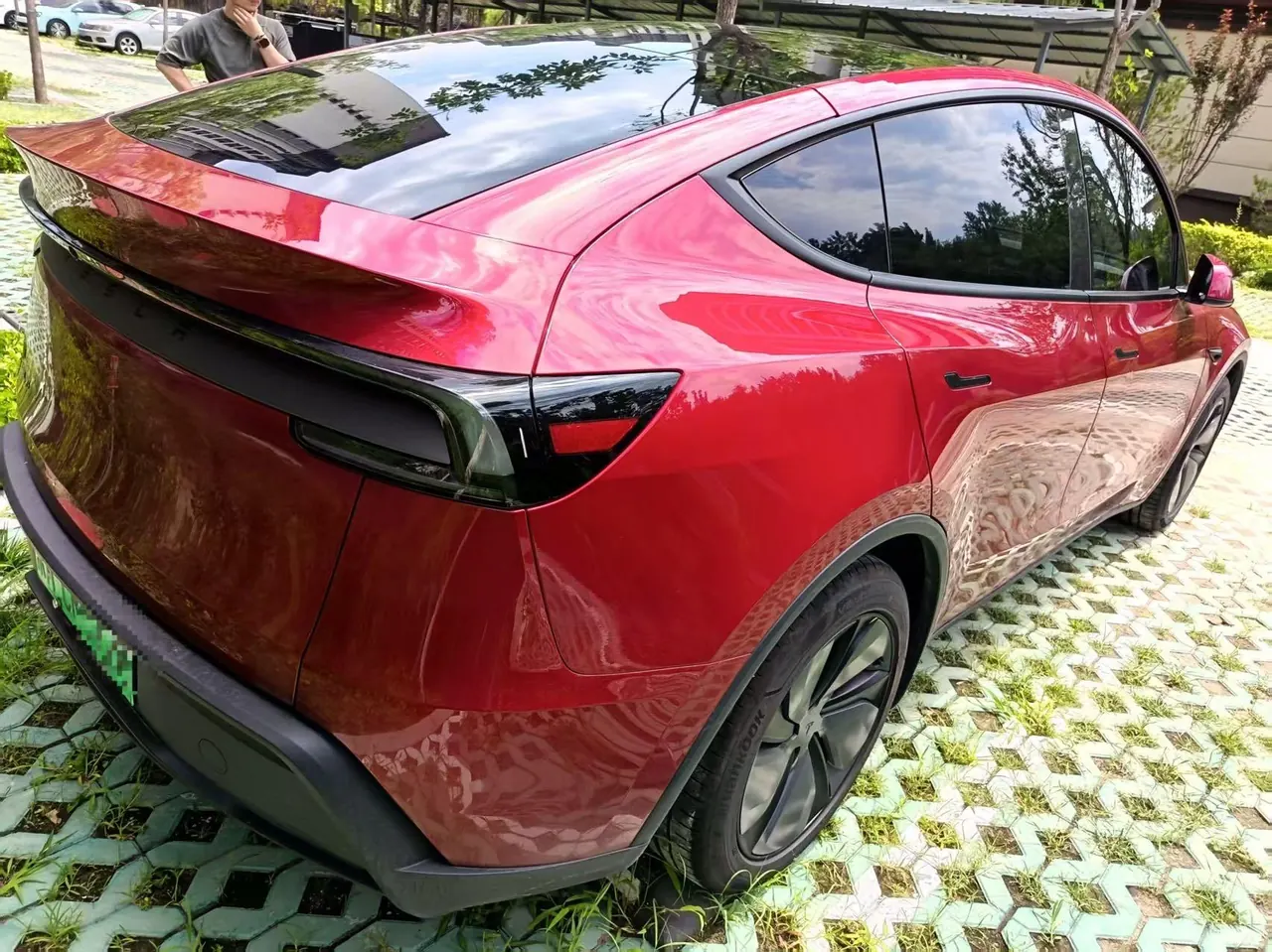 Tesla 2026 Model Y long endurance all-wheel drive version automatic transmission 6