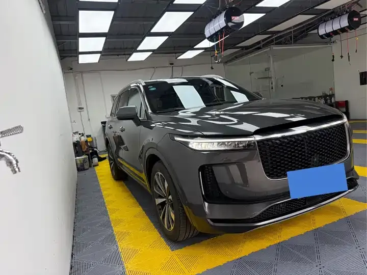 Li ONE 2020 extended 6-seat version 3