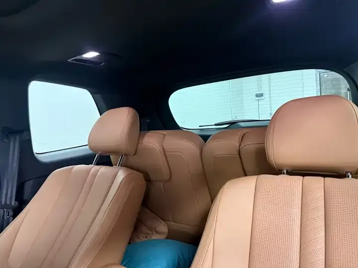 Li ONE 2020 extended 6-seat version 9