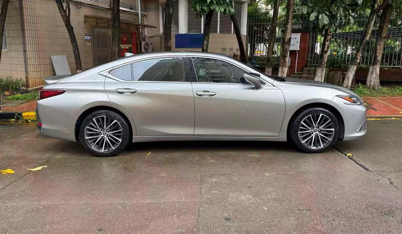 Lexus ES (Imported) 2022 ES300h 2.5 Stepless Premium Edition Automatic Gear 3