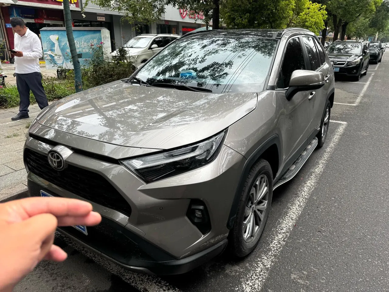 Toyota 2023 RAV4 Rongbo 2.0 Stepless Two-Drive Fashion Plus Edition Automatic Gear - View 1