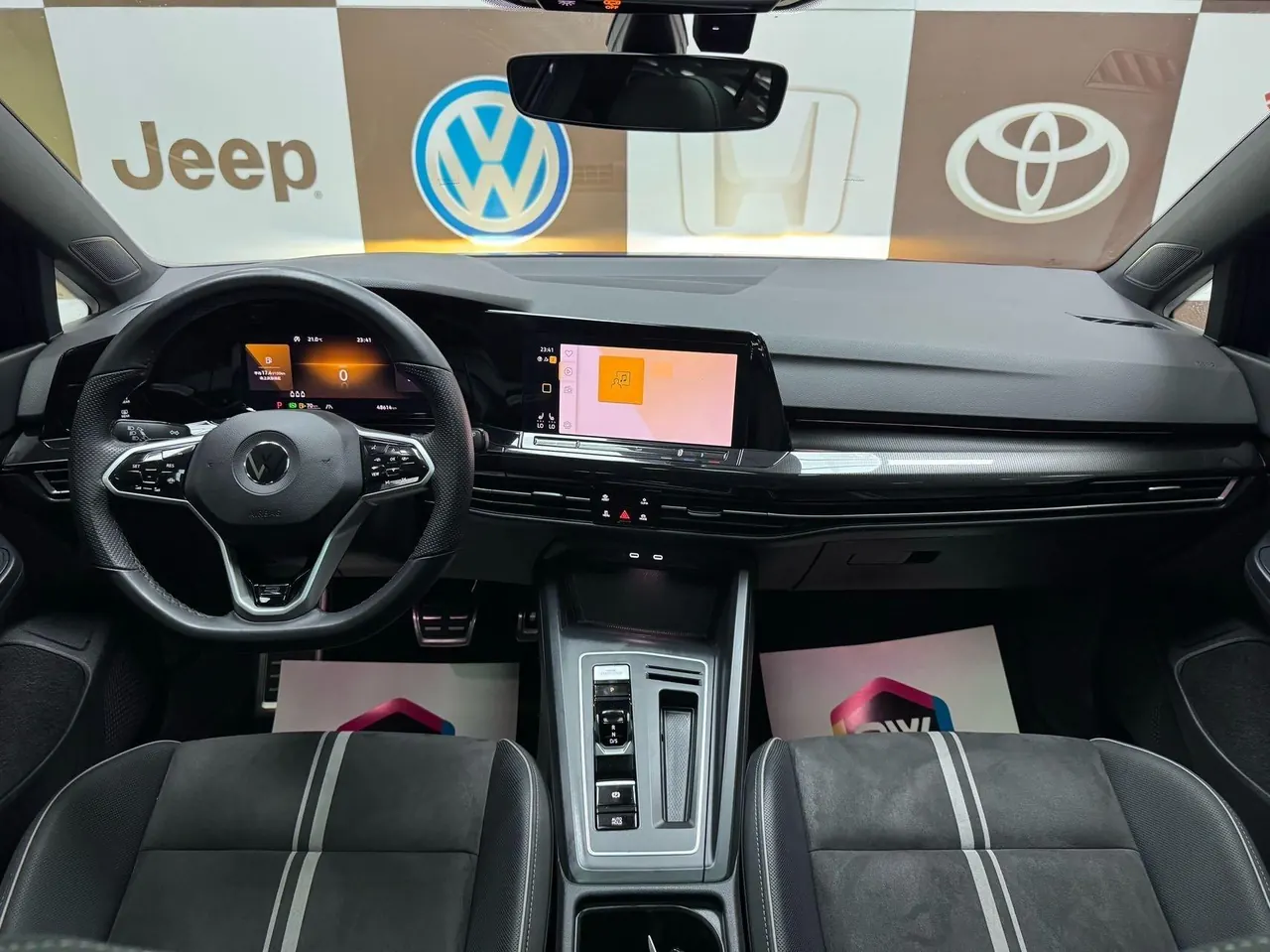 Volkswagen 2021 Golf 8 R-Line 1.4TSI 280TSI Automatic 7