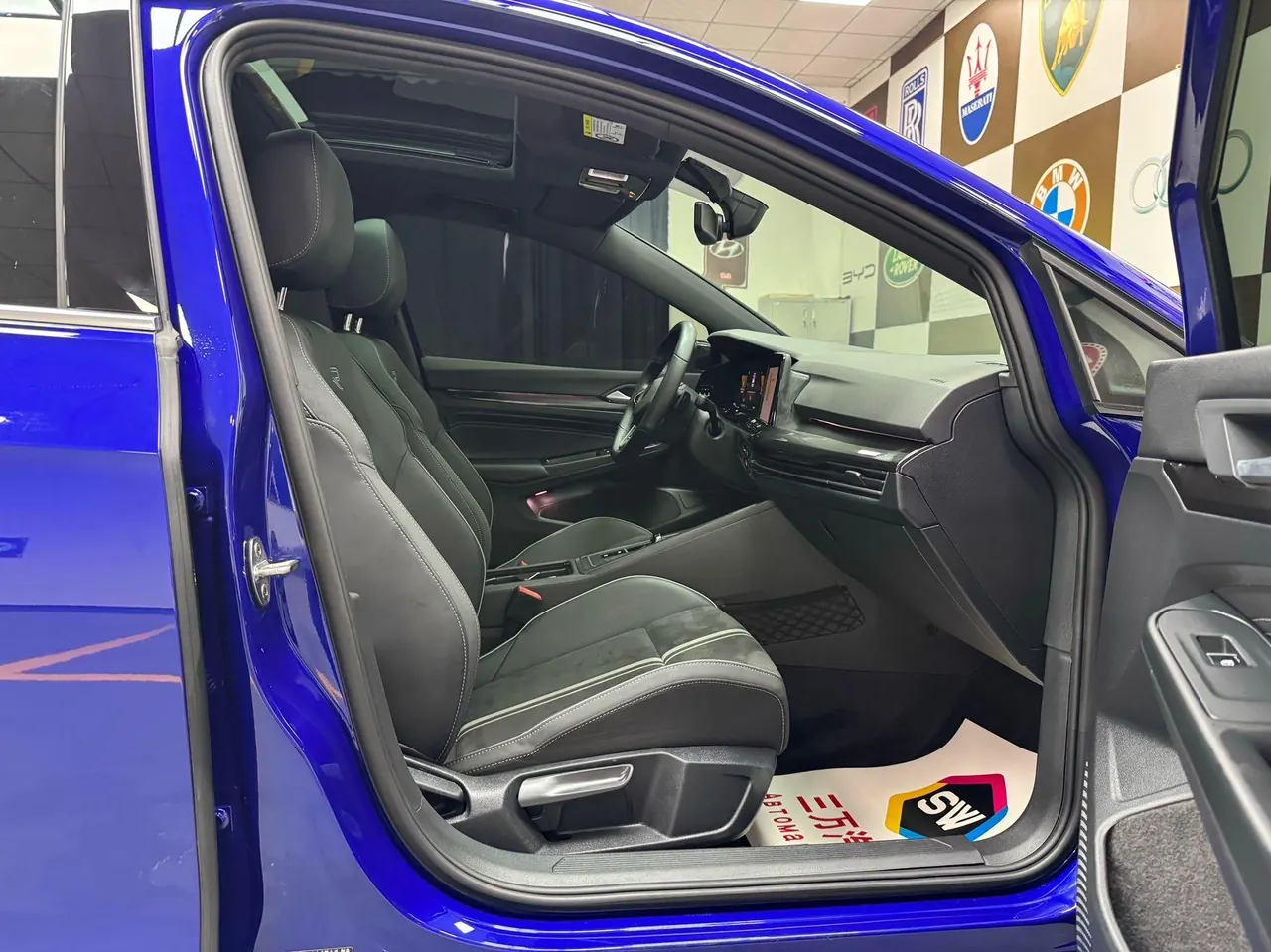 Volkswagen 2021 Golf 8 R-Line 1.4TSI 280TSI Automatic 8