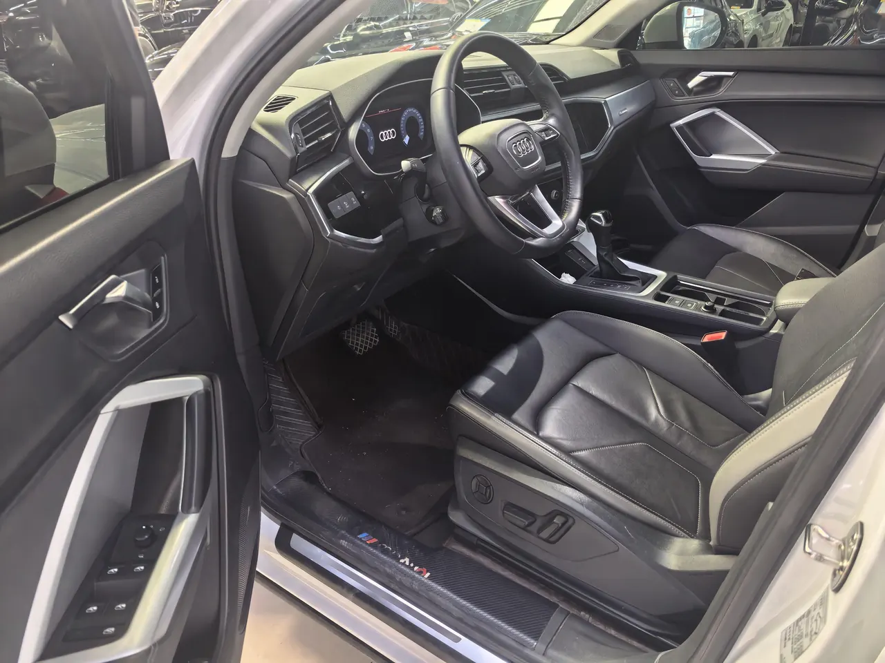 Audi 2021 Q3 1.4TFSI 35TFSI Fashion Elegant Automatic Gear 7