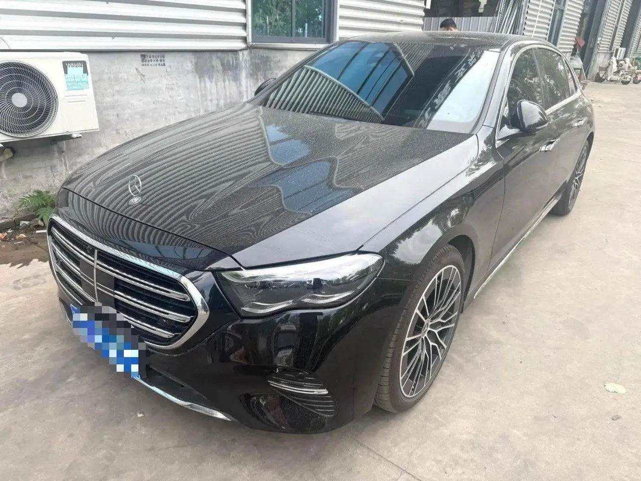 Mercedes Benz E Class 2025 E 300 L 48V 2.0T Honorable Automatic Gear - View 1