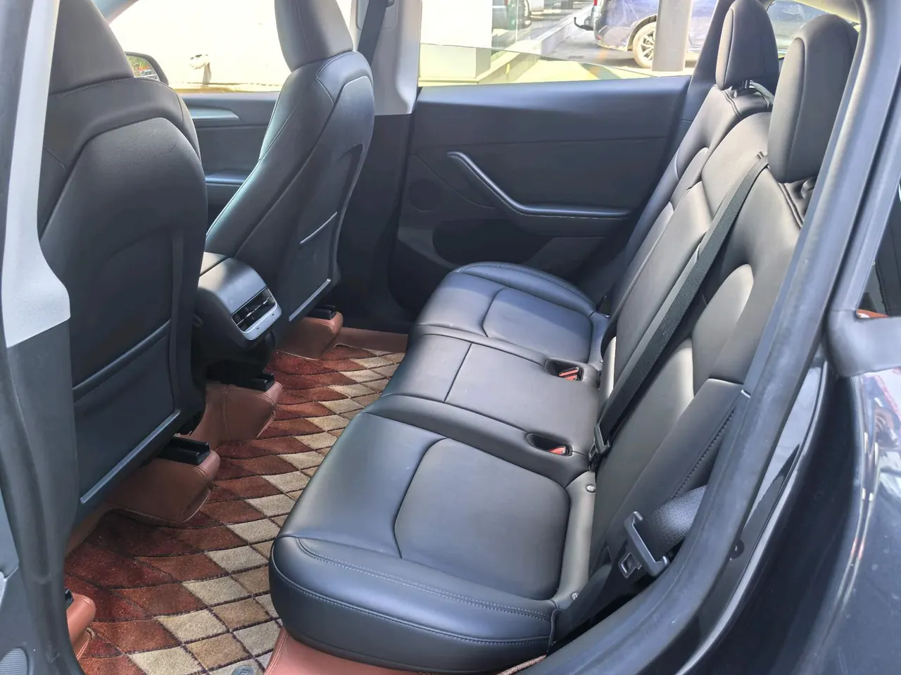 Tesla 2024 Model Y rear-wheel drive version automatic transmission 3