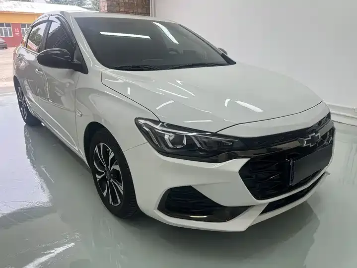 Open image lightbox: Cruze 2022 light mixed RS 330T automatic carefree version
