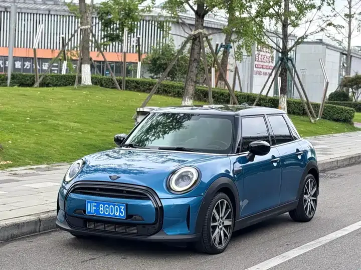 Open image lightbox: MINI 2022 1.5T COOPER Artist Five Door Edition