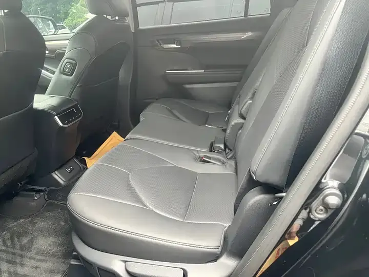 Highlander 2024 380T 4-wheel drive deluxe edition 7 seats 4