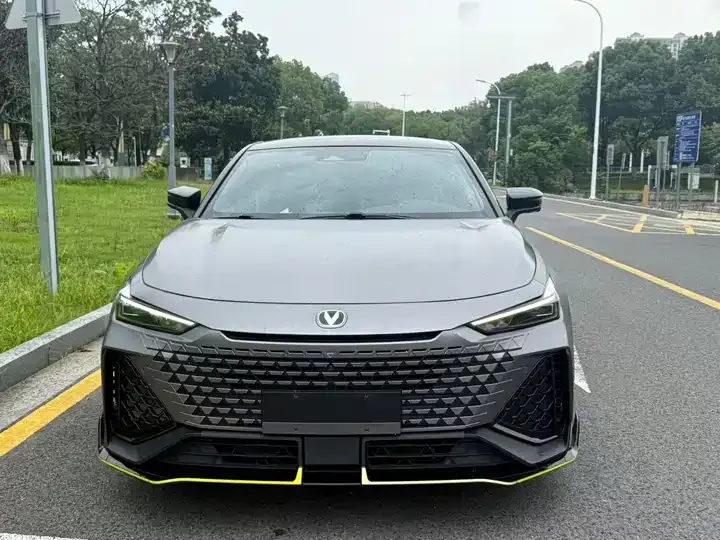 ChangAn UNI-V 2023 1.5T Sports Edition 2