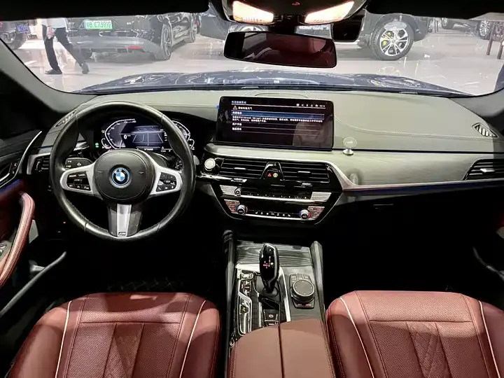 BMW 5 series new energy 2022 535Le M sports suit 10