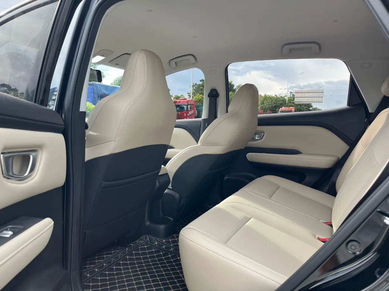 WuLing 2024 Plantronics PLUS 510km Flagship Automatic Gear 4
