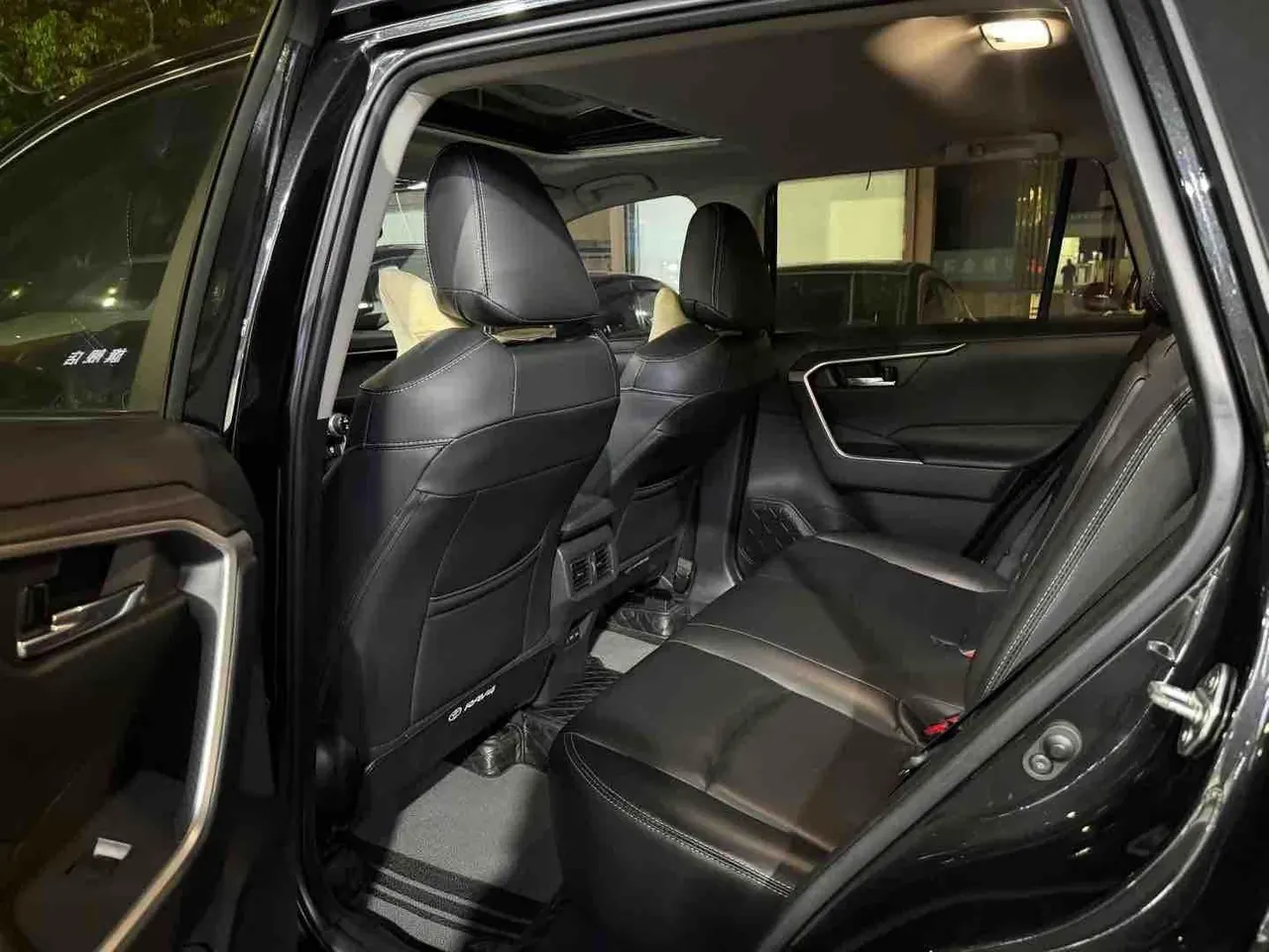 Toyota 2023 RAV4 Rongbo 2.0 Stepless Two-Drive Fashion Plus Edition Automatic Gear 4
