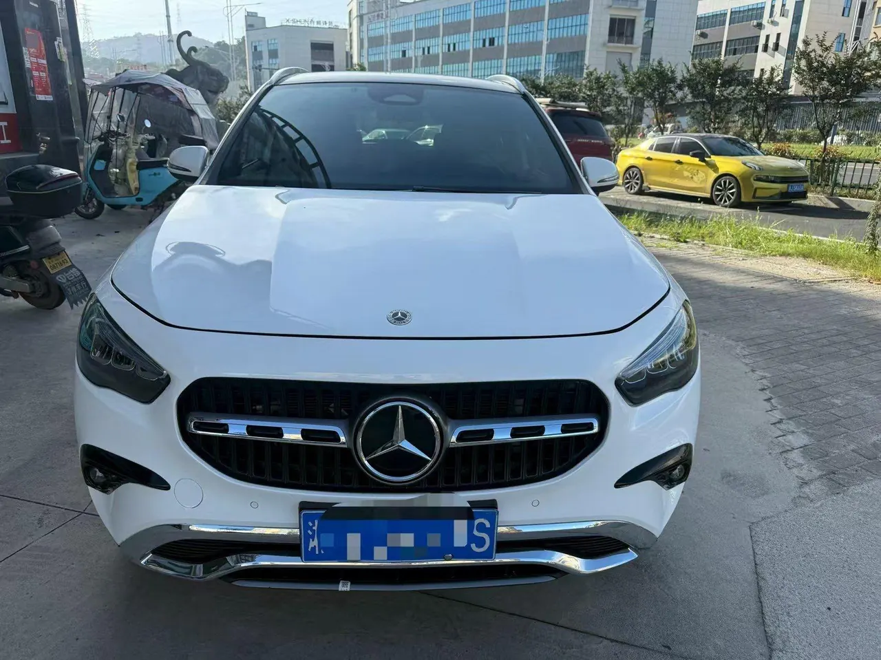 Mercedes Benz 2025 GLA 220 2.0T automatic gear - View 1