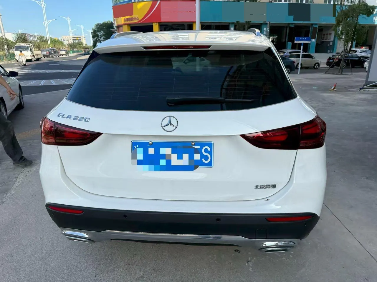 Mercedes Benz 2025 GLA 220 2.0T automatic gear 2
