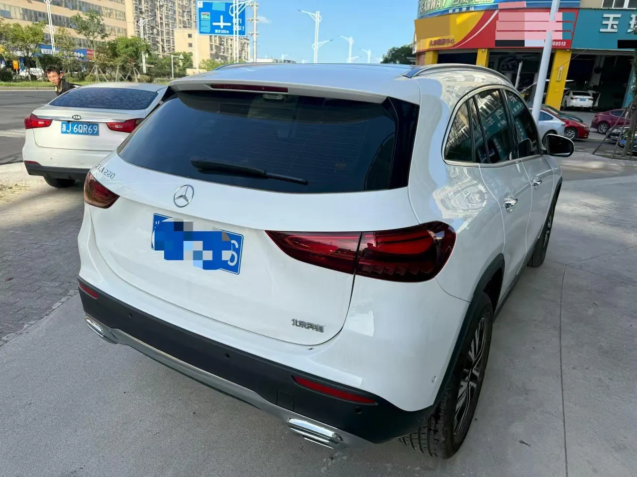 Mercedes Benz 2025 GLA 220 2.0T automatic gear 3