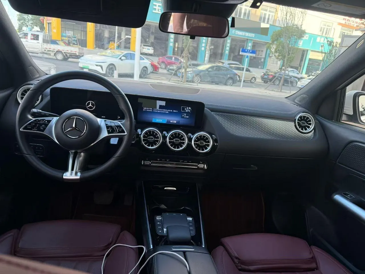 Mercedes Benz 2025 GLA 220 2.0T automatic gear 5