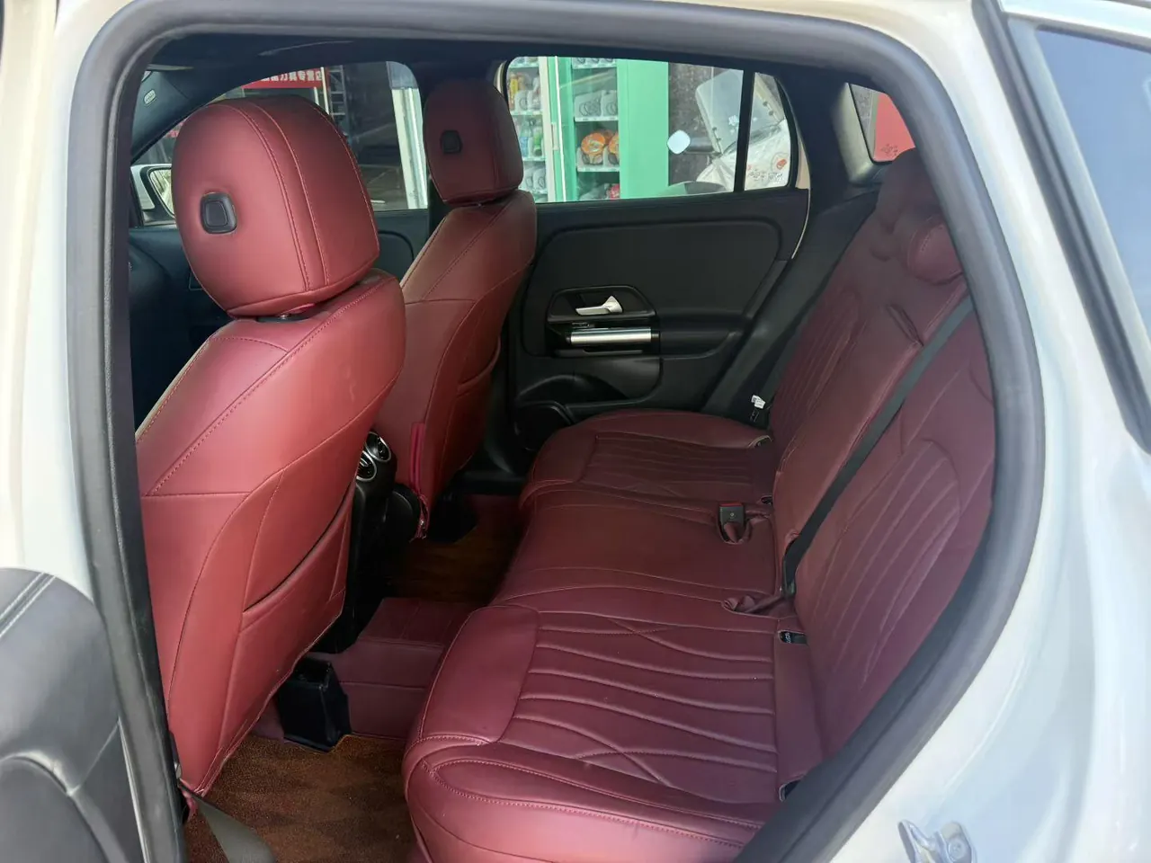 Mercedes Benz 2025 GLA 220 2.0T automatic gear 6