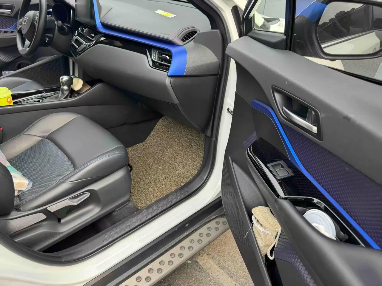 Toyota 2020 C- HR 2.0 stepless leading version of automatic gear 3