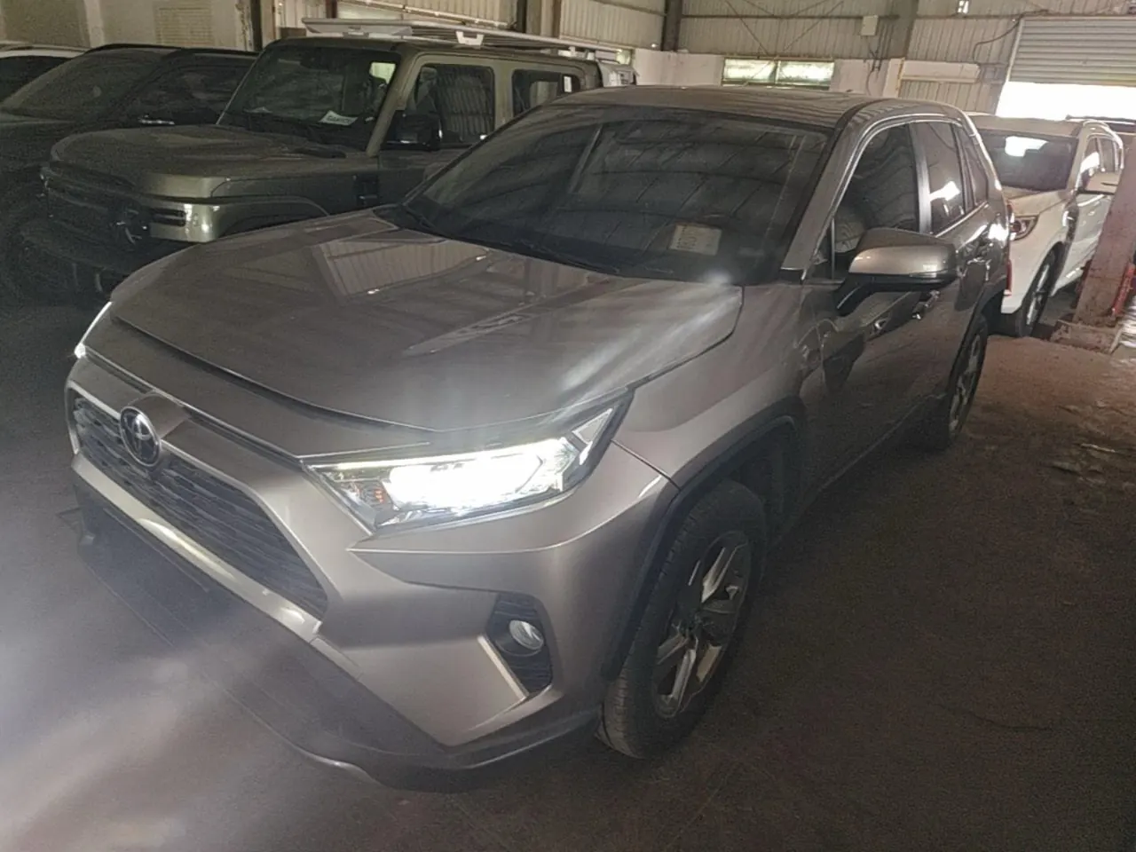 Toyota 2020 RAV4 Rongbo 2.0 Stepless Two-Drive Fashion Edition PLUS Automatic Gear - View 1