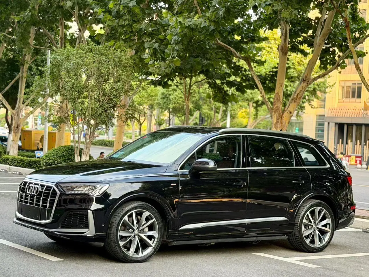 打开图片灯箱:Audi Q7 (Imported) 2020 Q7 48V 3.0TFSI 55TFSI Quattro S line Sports Automatic