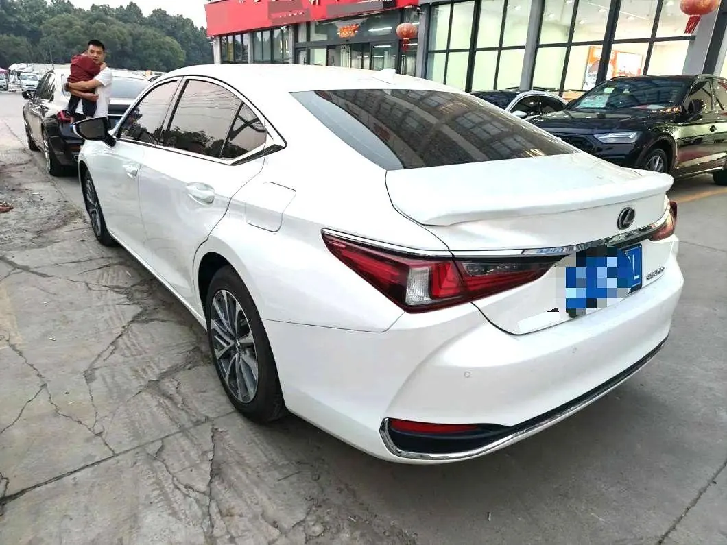 Lexus ES (Imported) 2023 ES200 2.0 Stepless Premium Edition Automatic Gear - View 1