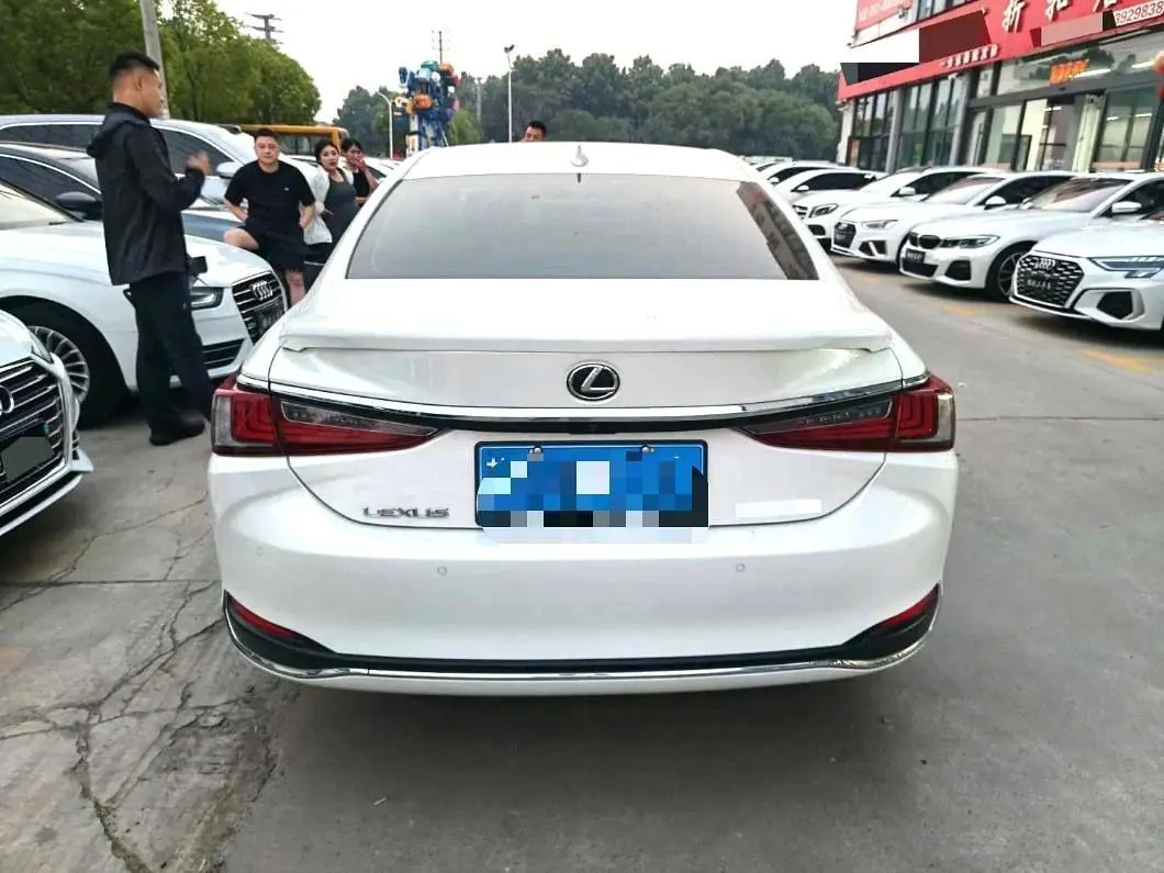 Lexus ES (Imported) 2023 ES200 2.0 Stepless Premium Edition Automatic Gear 2