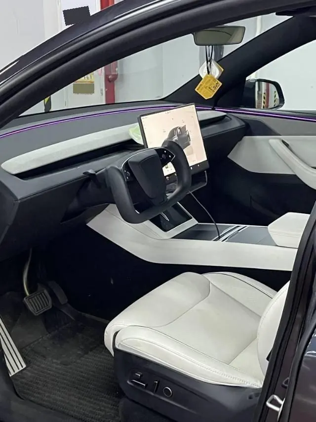 Tesla 2025 Model Y L Long Endurance All-Wheel Drive Automatic Transmission 5