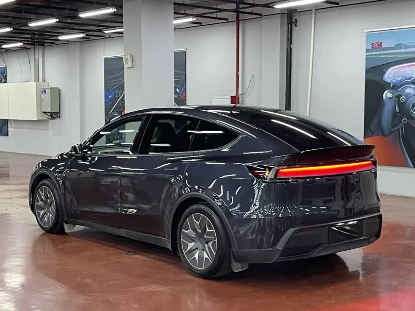 Tesla 2025 Model Y L Long Endurance All-Wheel Drive Automatic Transmission 8