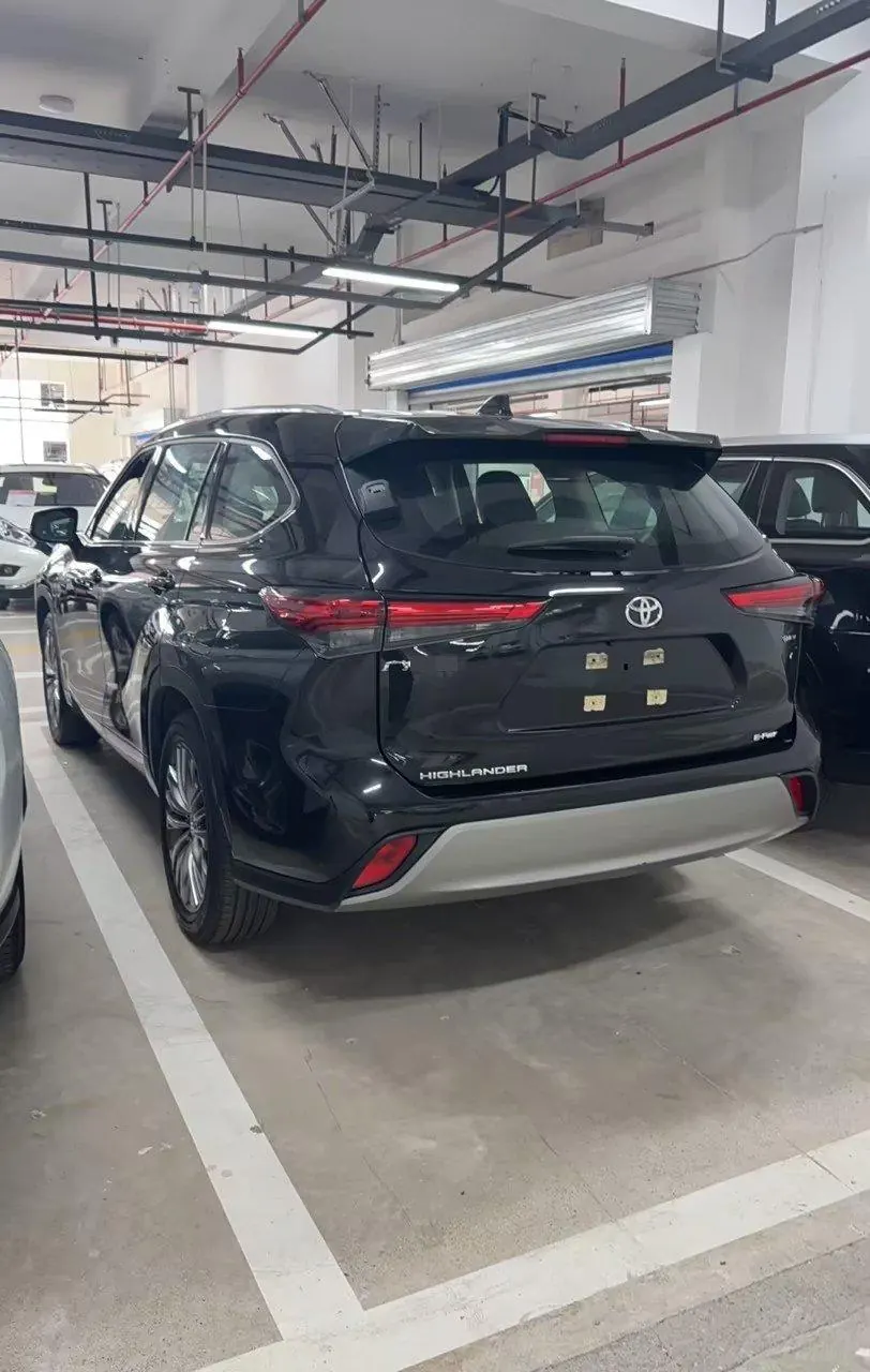 Toyota 2024 Highlander Dual Engine 2.5 Stepless Intelligent Electric Hybrid Four-wheel Drive Deluxe Edition 7-seat Automatic Transmission 3