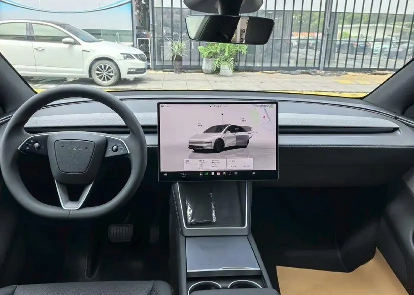 Tesla 2024 Model Y rear-wheel drive version automatic transmission 3
