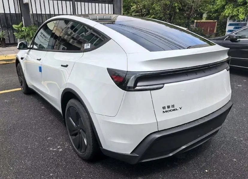 Tesla 2024 Model Y rear-wheel drive version automatic transmission 5