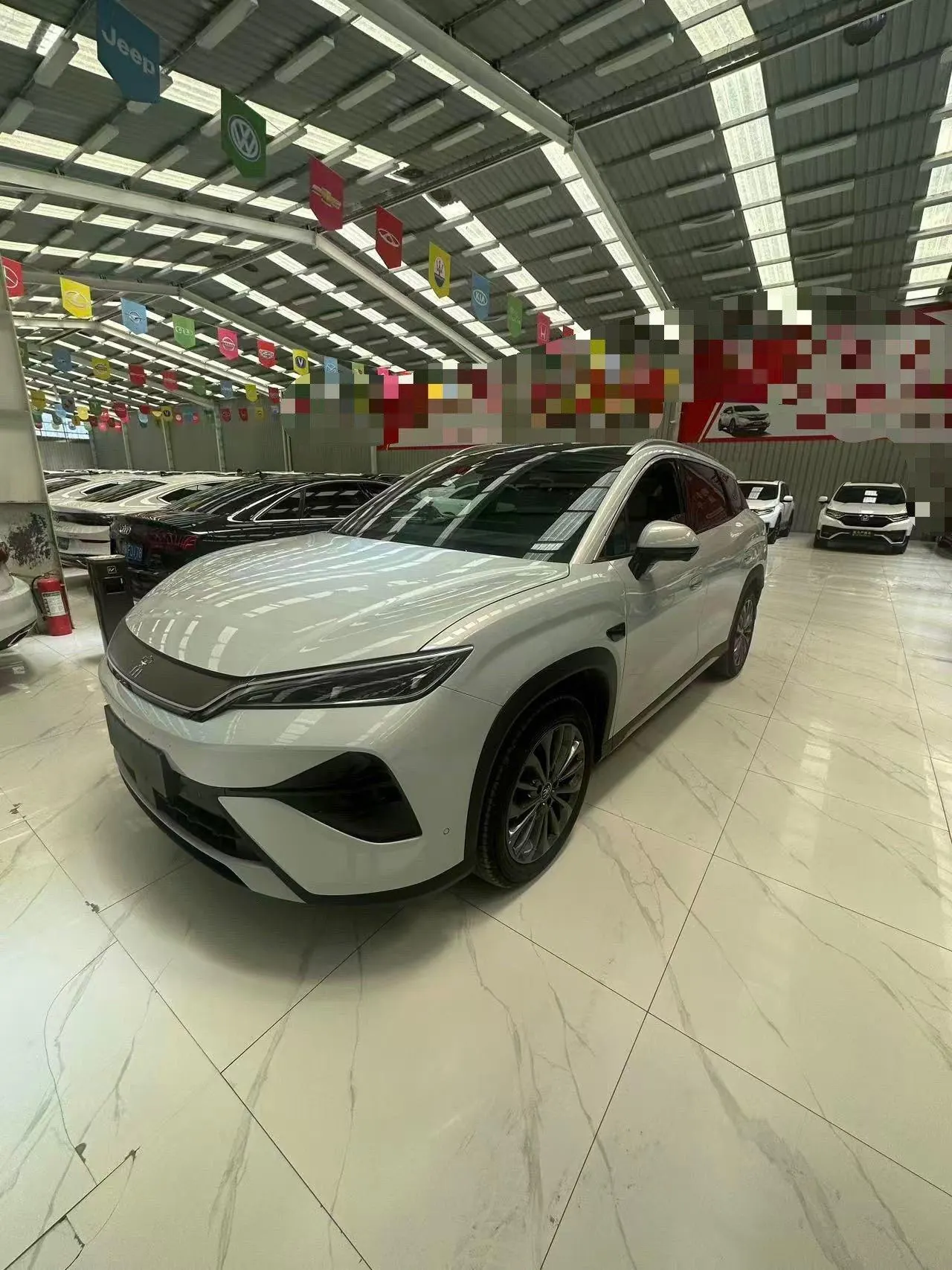 Открыть галерею: BYD 2026 Song Ultra EV 710KM Excellent Automatic Transmission