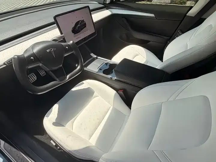 Model 3 2022 Performance high-performance all-wheel drive 8