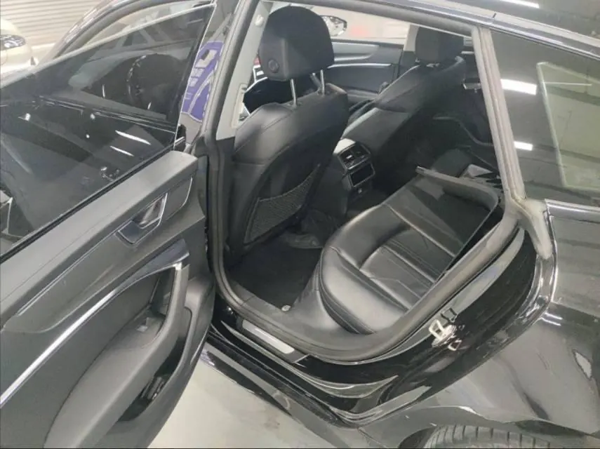 Audi A7 (Imported) 2023 A7 Sportback 2.0TFSI 45TFSI Automatic Gear Selection 3