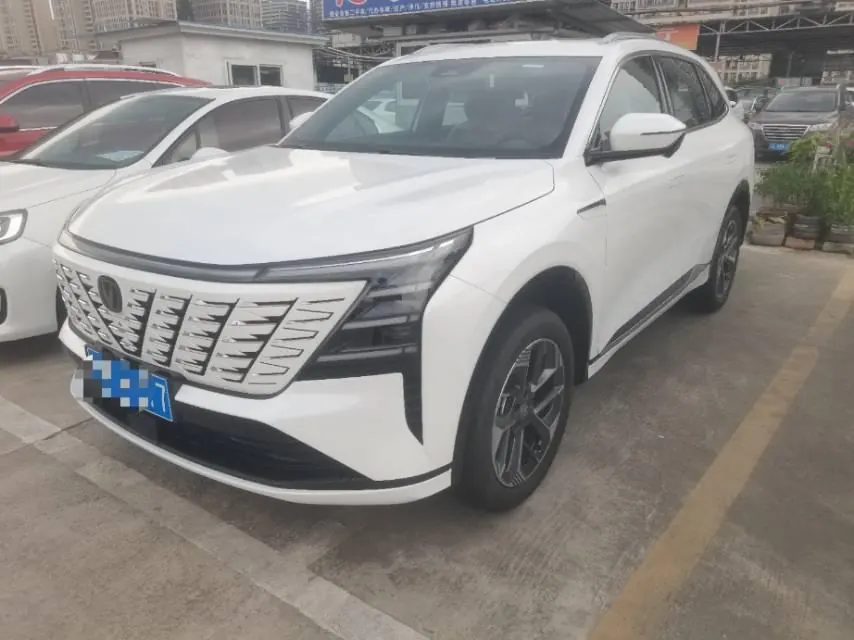 ChangAn 2025 CS75 PLUS 1.5T New Blue Whale Prestige Automatic - View 1