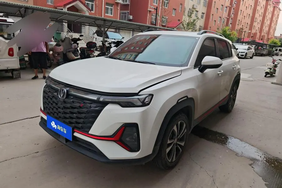 Открыть галерею: ChangAn 2023 CS35 PLUS 1.4T Enjoy Deluxe Automatic Gear