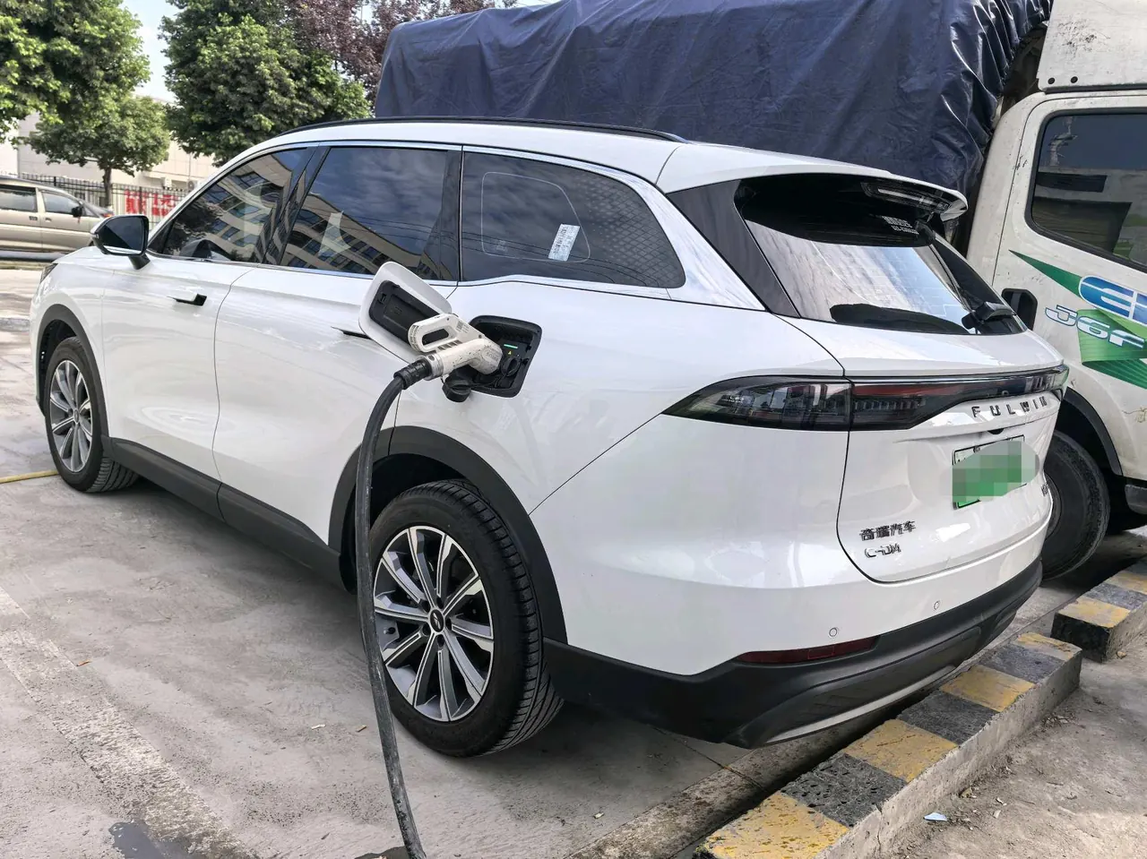 Chery 2024 Fengyun T9 C- DM 1.5T 120 Long Endurance Comfortable 7-seat Automatic Gear 4