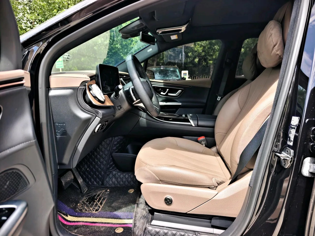 Mercedes Benz 2024 EQE SUV 500 4MATIC EQE SUV 500 4MATIC Pioneer Edition Automatic - View 1
