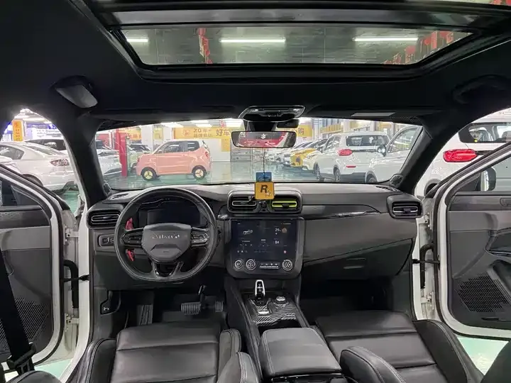 LYNK&amp;CO 03 2019 1.5TD DCT Pro Edition VI 9