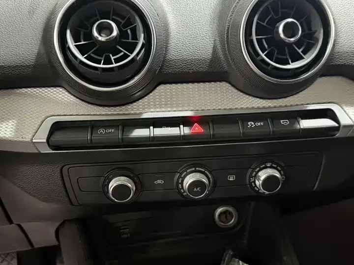 Audi Q2L 2020 35 TFSI Enterprising Dynamic 9