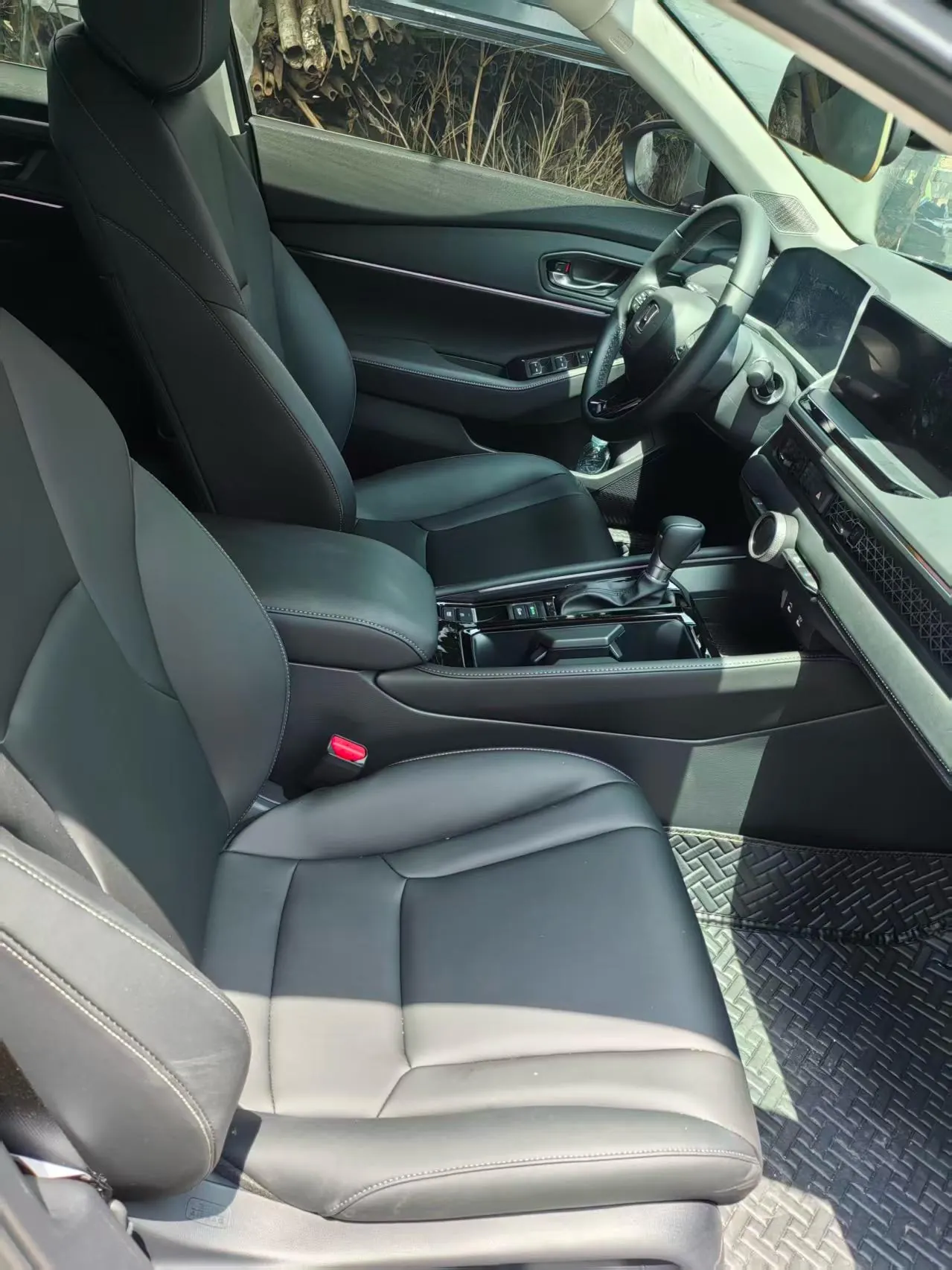Honda 2025 11th Generation Accord 1.5T Stepless 260TURBO Sports Series Deluxe Automatic Gear 5