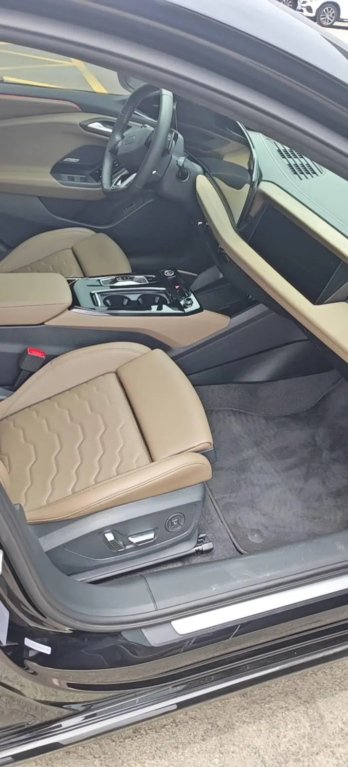 Audi 2026 A6L e-tron Starts Gan Kun Smart Driving Edition Automatic Gear 9