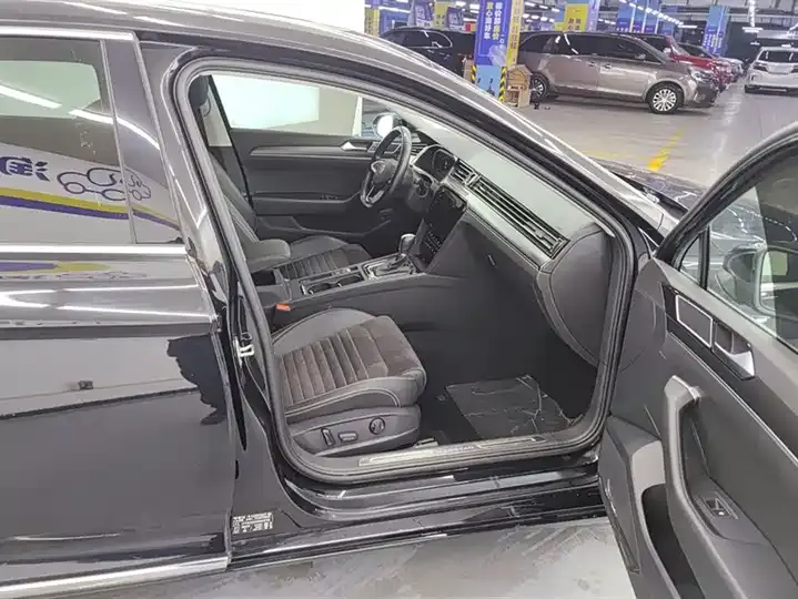 Magotan 2020 330TSI DSG Luxury Edition 8