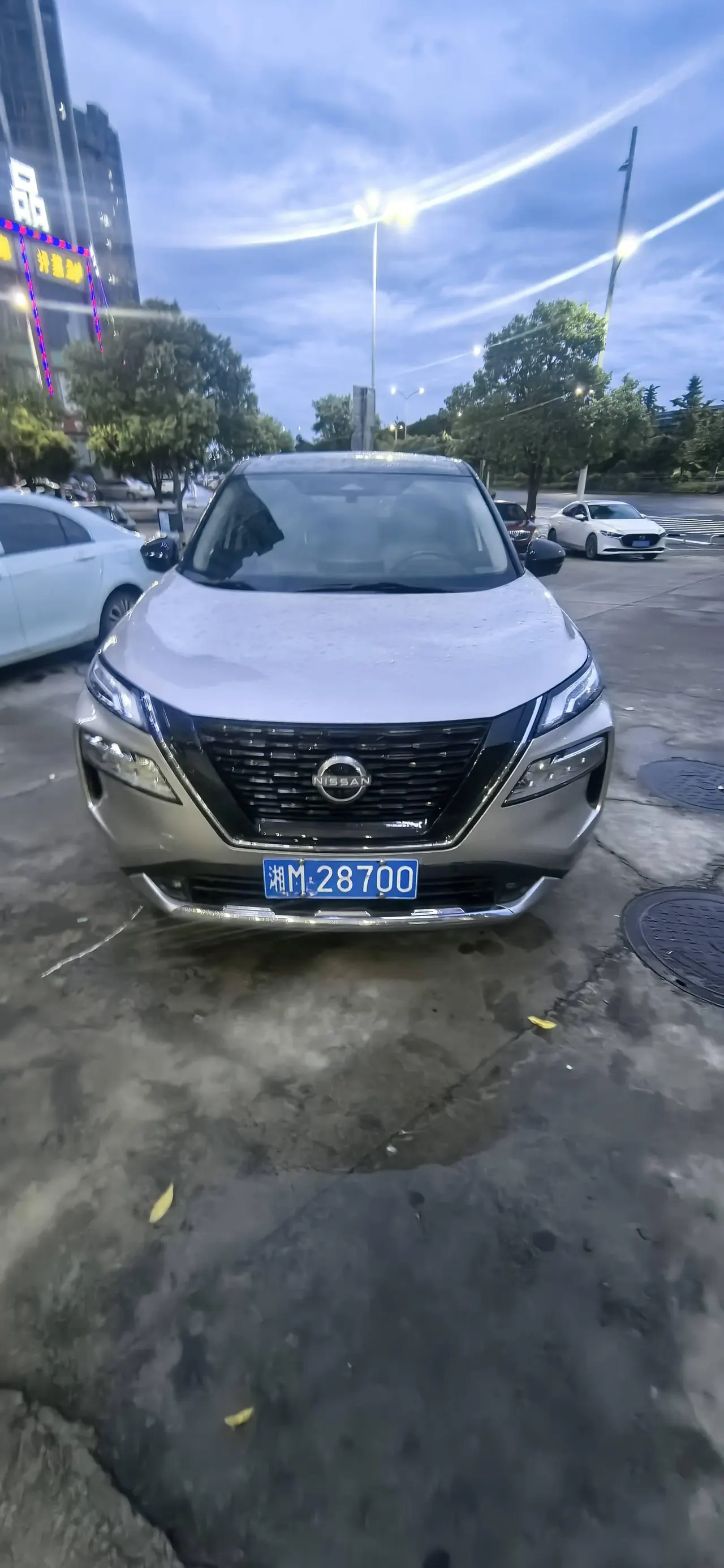 Nissan 2023 Qijun e-POWER 1.5 Super Mixed Dual Motor Four-wheel Drive Deluxe Automatic Gear 4